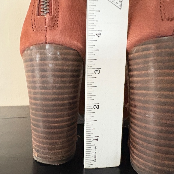 Lucky Brand suede ankle boots, heels, back zipper, leather upper, ladies 7.5 - Picture 5 of 8